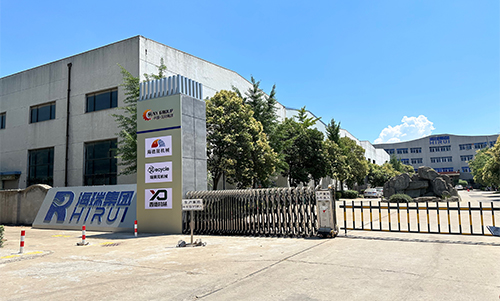 客戶參觀、考察鋰電池處理設(shè)備車間